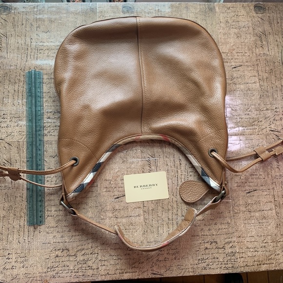 Authentic Burberry leather hobo bag. Used, but only worn 2x. No storage bag. - Picture 4 of 13